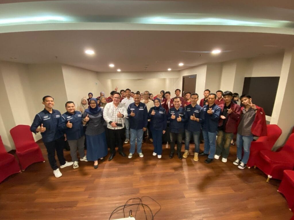 Manajemen Aston Gorontalo Hotel & Villas foto bersama Dosen & Mahasiswa Pariwisata UNG