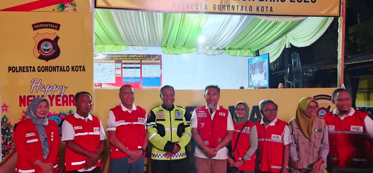 Ketua PMI Provinsi Gorontalo dan Struktur PMI bersama Kapolda Gorontalo.