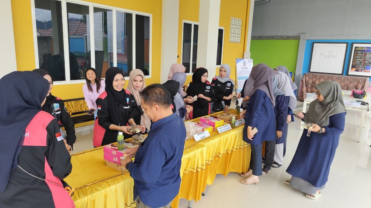 Mahasiswa Prodi Gizi, FSTIK UBM Gorontalo Gelar Bazar Gizi