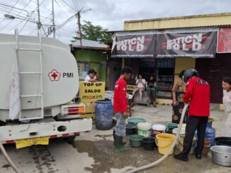 PMI Gorontalo Salurkan 20.000 Liter Air Bersih ke Wilayah Terdampak Luapan Sungai Bone