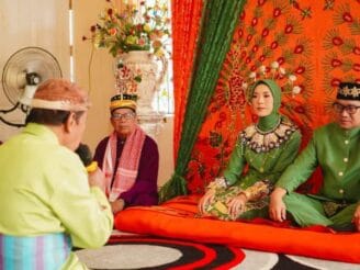 Indra Gobel Jalani Prosesi Adat Moloopu, Siap Mengabdi untuk Kota Gorontalo