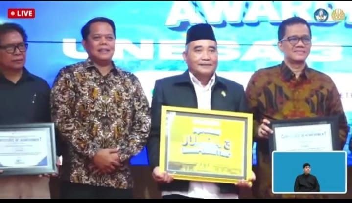 Kampus UBM Gorontalo Raih Penghargaan Top 10 Unesa Dimetric 2024