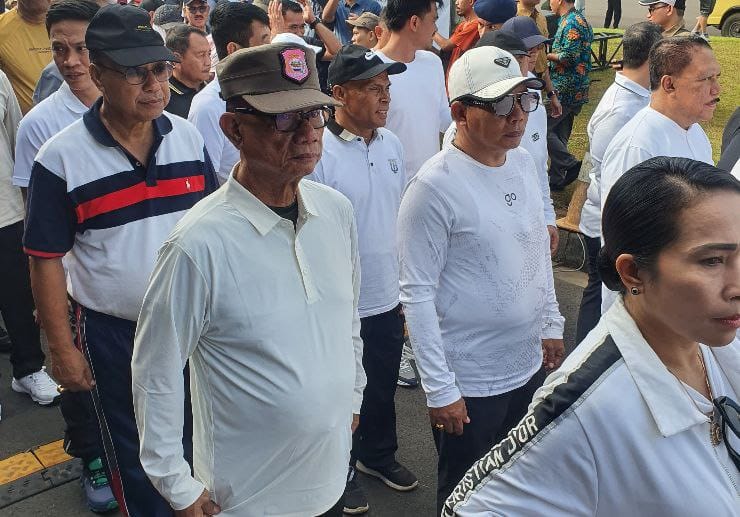 Bupati Bone Bolango Ismet Mile dan Wabup Risman sangat antusias mengikuti arahan dari Sekjen Mendagri, di Monas (F.Ist)