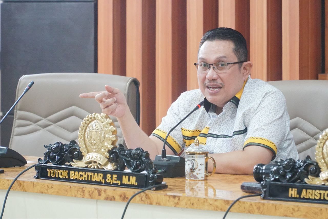 Anggota DPRD Kota Gorontalo, Totok Bachtiar, SE, MM ( F. Bella)