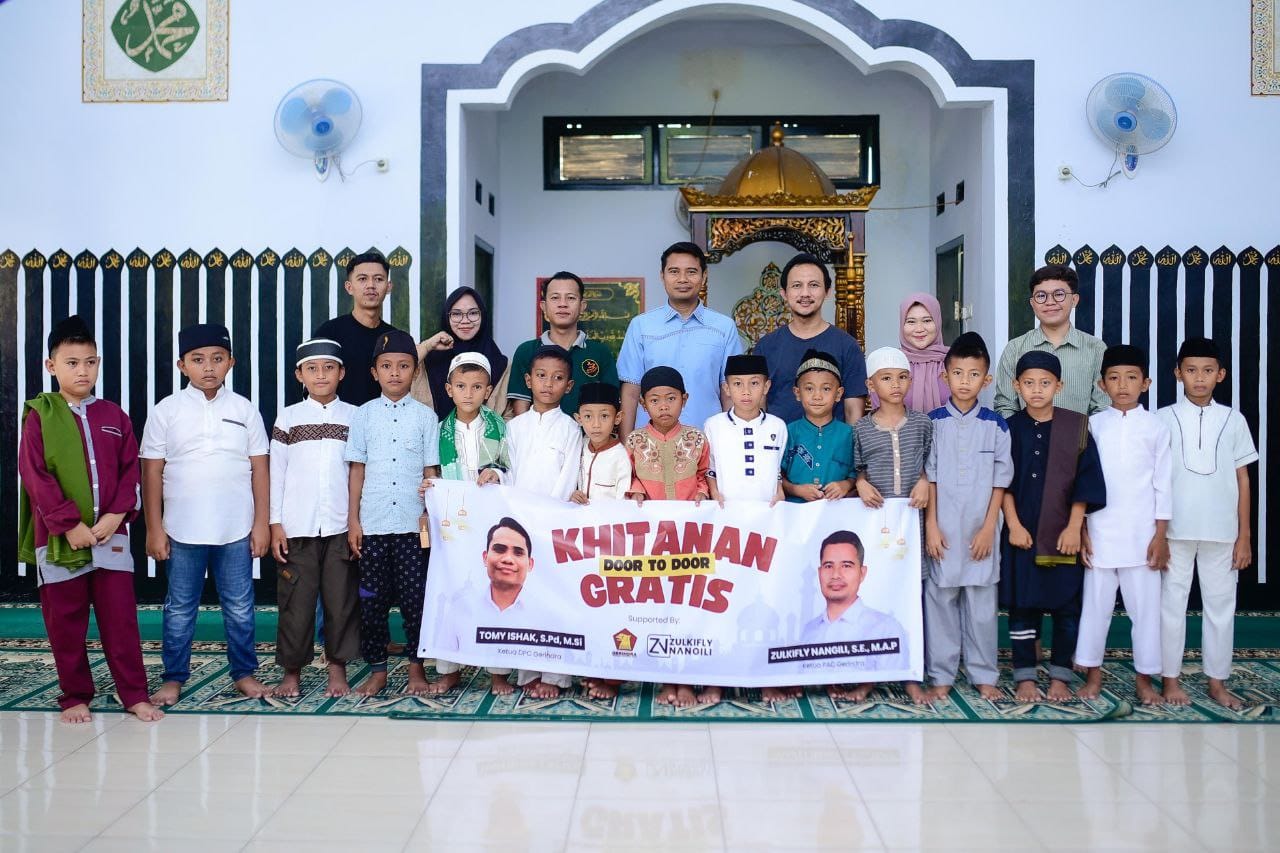 Gerindra Kabupaten Gorontalo Sunat Massal Door to Door bersama anak yatim piatu. ( F. Hms)