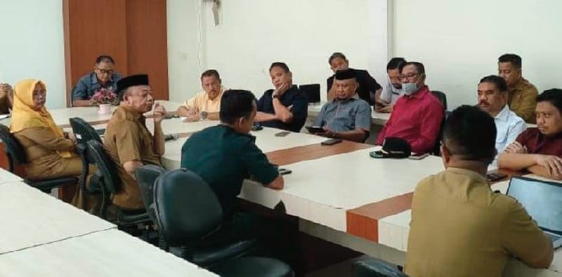 Komisi II DPRD Provinsi Gorontalo saat menerima aduan HNSI soal penolakan VMS dan Dugaan Pungli Nelayan (F. Ist)
