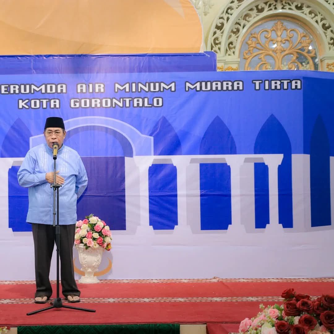Wali Kota Gorontalo, Adhan Dambea saat menghadiri Peringati Hari Bakti ke-33, Perumda Muara Tirta Kota Gorontalo dan Buka Puasa bersama Anak Yatim ( F. Fahri)
