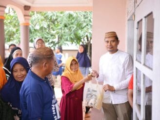 Ramadan Berkah: Zulkifly Nangili Sebarkan Keceriaan Lewat Pembagian Sembako ke Relawan TPS