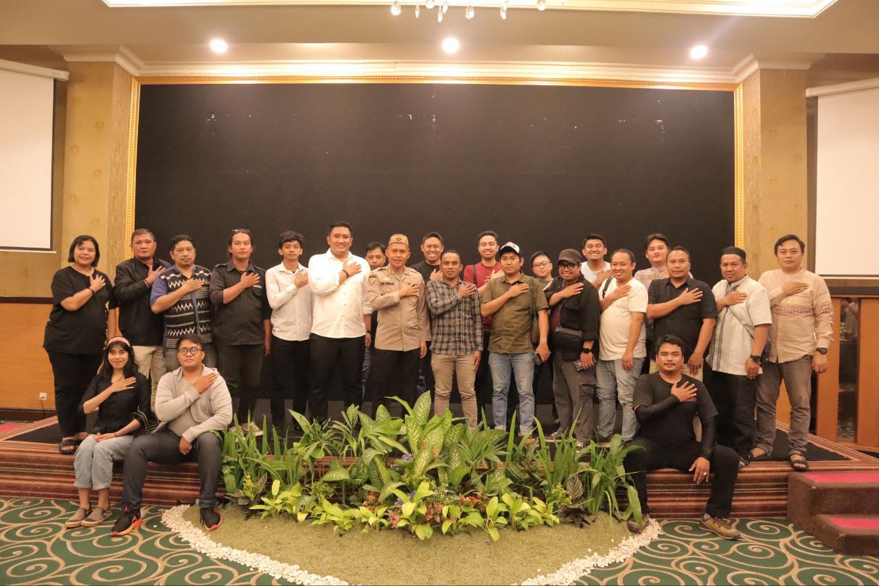 Kapolresta Gorontalo Kota, Kombes Pol Ade Permana, menggelar tatap muka dan buka puasa bersama para wartawan Grand Q Hotel, Kota Gorontalo,Senin (10/3/2025).Foto: Hms