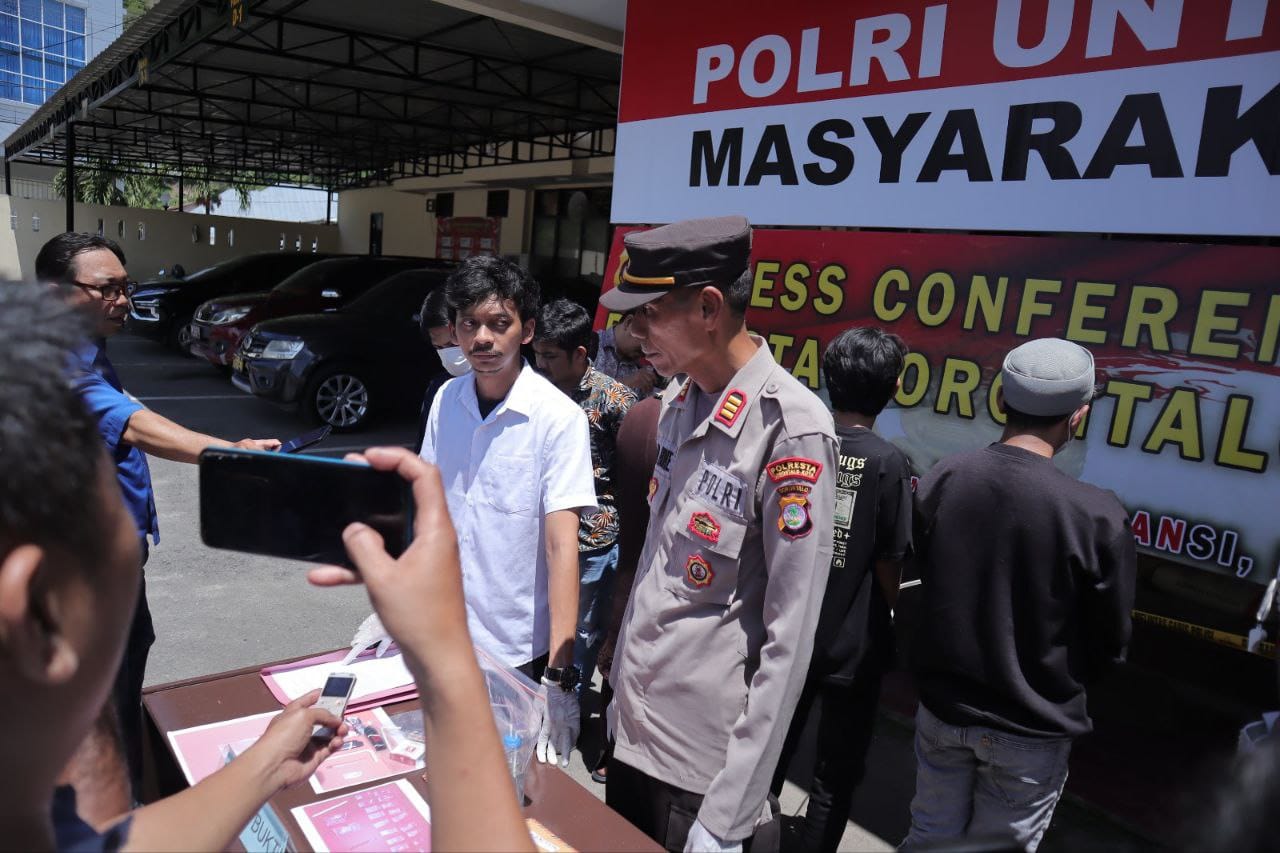 Polresta Gorontalo Kota menetapkan tiga remaja kasus kepemilikan narkotika jenis sabu ( Foto: Ist)