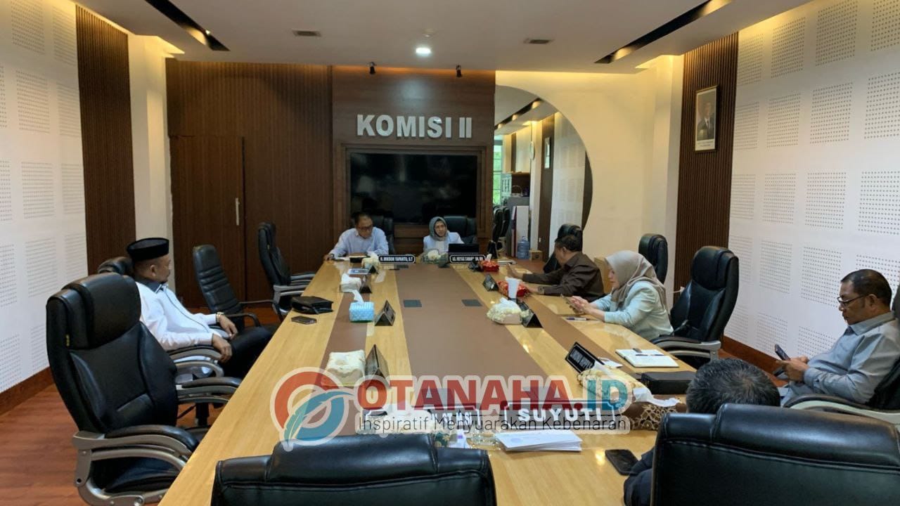 Rapat internal Komisi II DPRD Provinsi Gorontalo yang digelar pada Senin (17/3/2025) Foto : Abdi