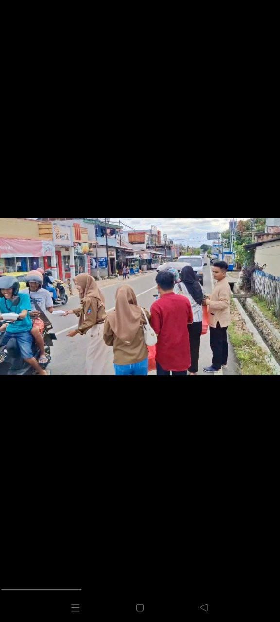 Prodi APD dan ASP, Fakultas PSP UBM Gorontalo Bagikan Takjil dan Buka Puasa Bersama ( Foto : Hms)