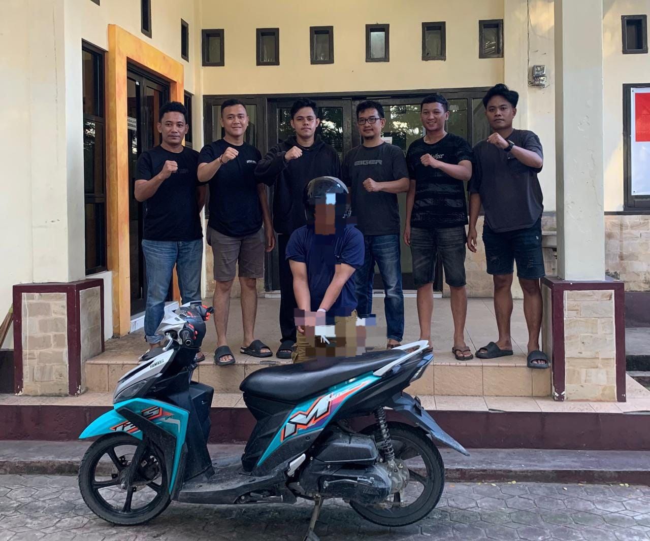 Para pelaku kasus pencurian kendaraan bermotor (curanmor)saat diamankan di Polsek Kota Utara ( Foto: Hms)