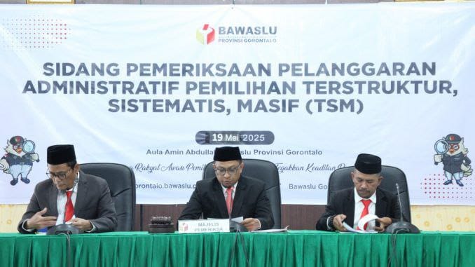 Majelis Pemeriksa dalam Sidang dugaan pelanggaran administratif Pemilihan TSM dalam PSU Pilkada Gorontalo Utara Tahun 2024 .