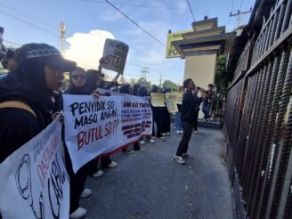 Judul:
Kasus Dugaan Pelecehan oleh Mantan Rektor UNUGO Mandek, Jejak Puan Desak Polda Gorontalo Bertindak Tegas