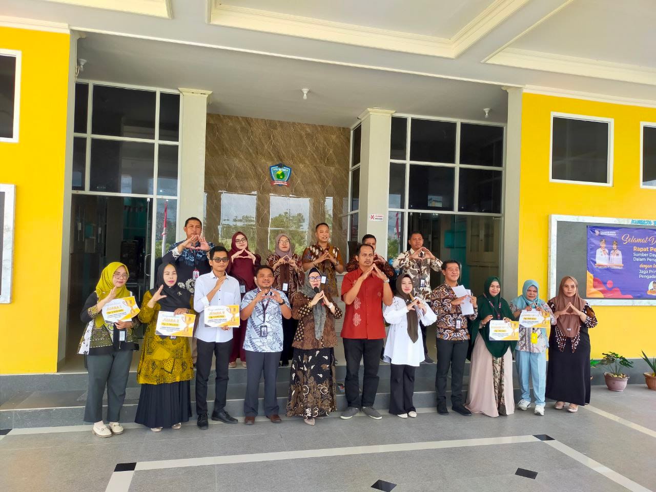 Pengumuman pemenang dan penyerahan hadiah saat Apel Kerja Sabtu (24/5/2025)