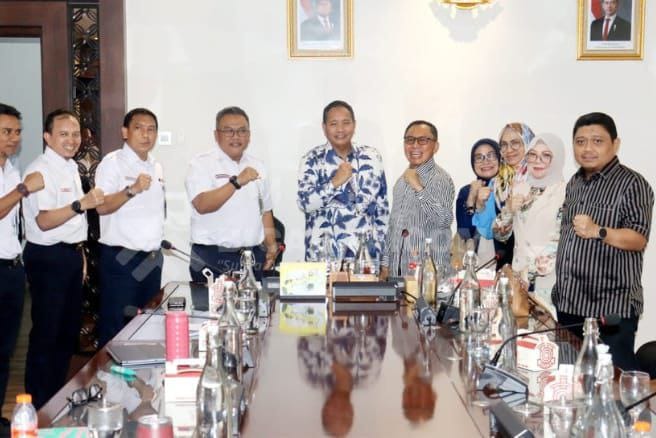 Komisi II DPRD Provinsi Gorontalo melakukan kunjungan kerja ke PT Reska Multi Usaha (KAI Service) di Jakarta Pusat pada Kamis, 8 Mei 2025
