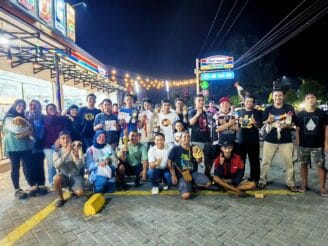 Aksi Seru Ayam Serama, MMA Serama dan Ayam Ketawa Meriahkan Pelataran Indomaret Gorontalo