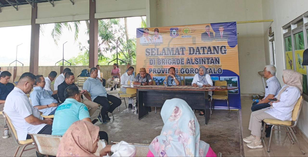 Kunjungan Kerja Anggota DPRD Provinsi Gorontalo Dapil III Kabupaten Gorontalo A. ke markas Brigade Alsintan UPTD Dinas Pertanian Provinsi Gorontalo ( Foto: Hadi)