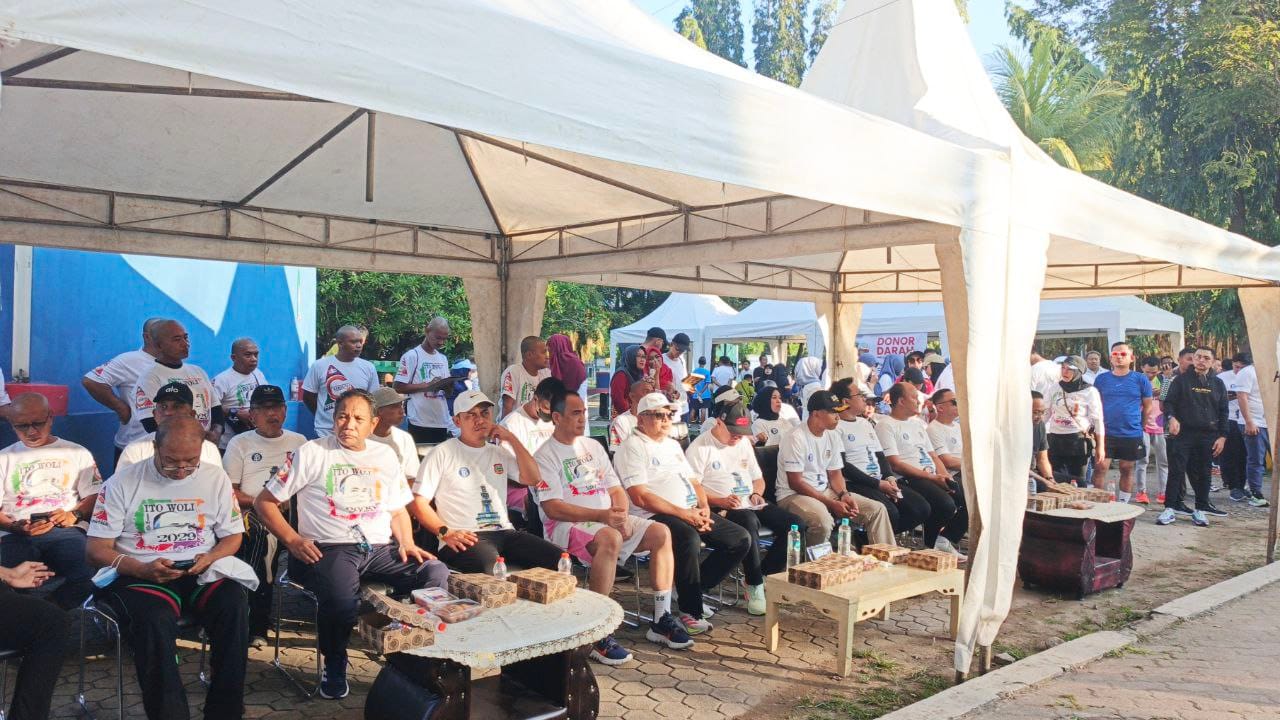Wakil Ketua ID PRD Provinsi Gorontalo, Ridwan Monoarfa Saat Acara Car Free Day di taman bawah Menara ( TBM) Limboto, Minggu, 29/6/2025( Foto: Hadi)