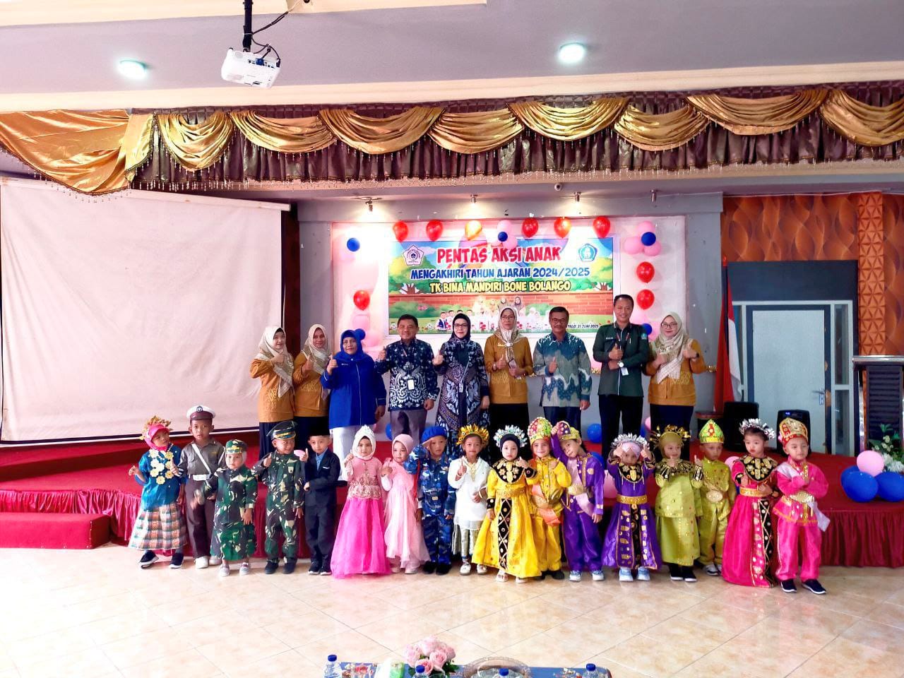 Pentas Aksi Siswa Siswi ( TK) Bina Mandiri Bone Bolango dan penyerahan Surat Keterangan Tamat Belajar Tahun Ajaran 2024/2025 ( Foto: Hms)