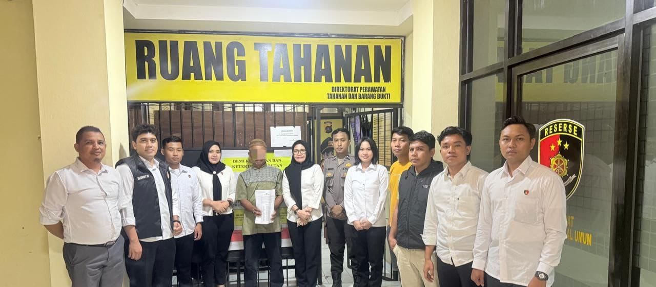 HK (60) Terduga Pelaku Pencabutan Saat Di tangkap Tim Polda Gorontalo ( Foto: Humas)