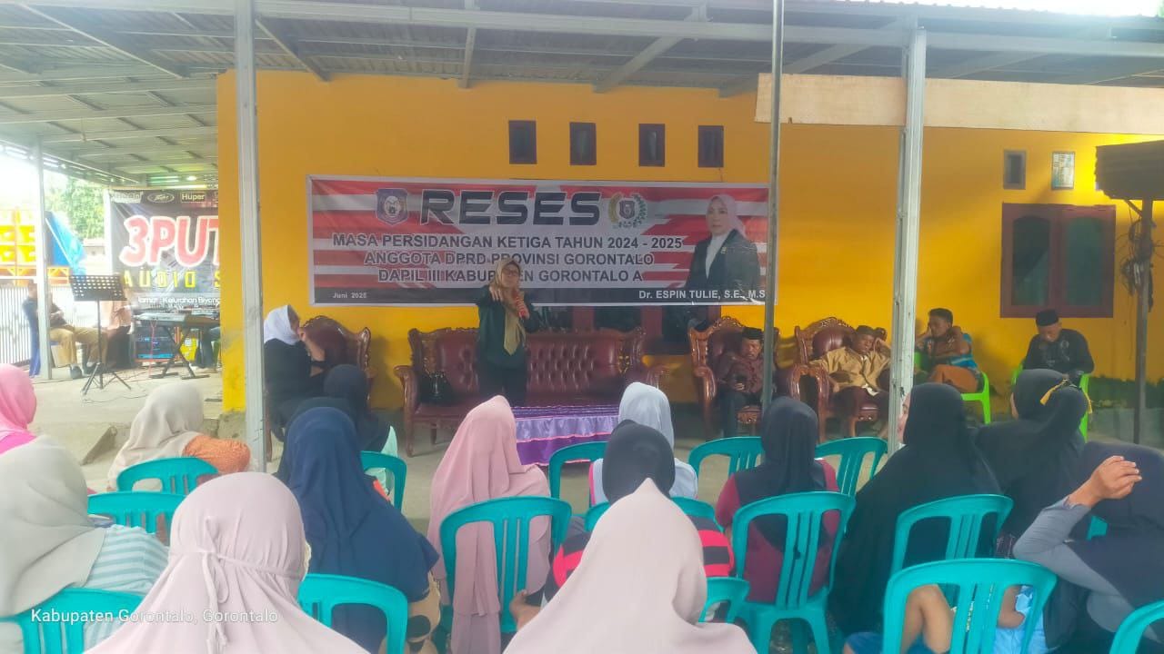 Anggota DPRD Provinsi Gorontalo, Dr. Espin Tulie, SE, M.Si. Dalam agenda resesnya di Kelurahan Hinggaluwa, Kecamatan Limboto, Selasa (1/7/2025), Foto: Fahri