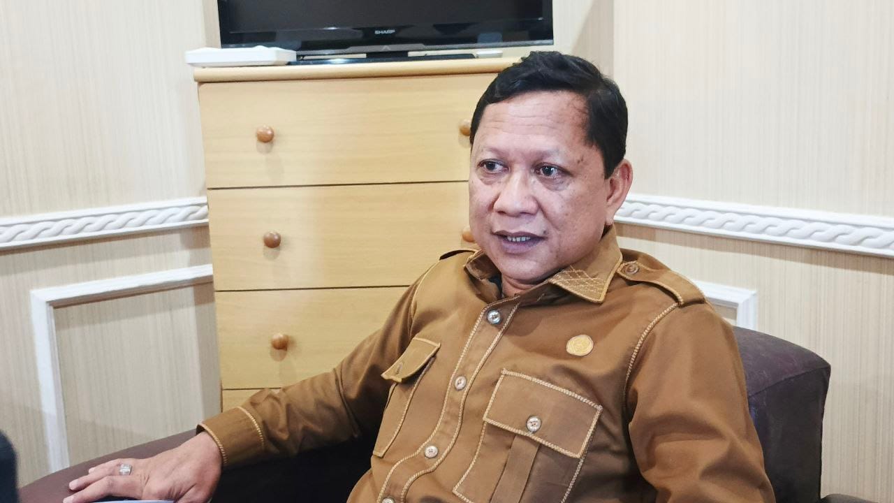 Kepala Badan Kesatuan Bangsa dan Politik (Kesbangpol) Kabupaten Gorontalo, Burhan Ismail ( Foto: Hadi)