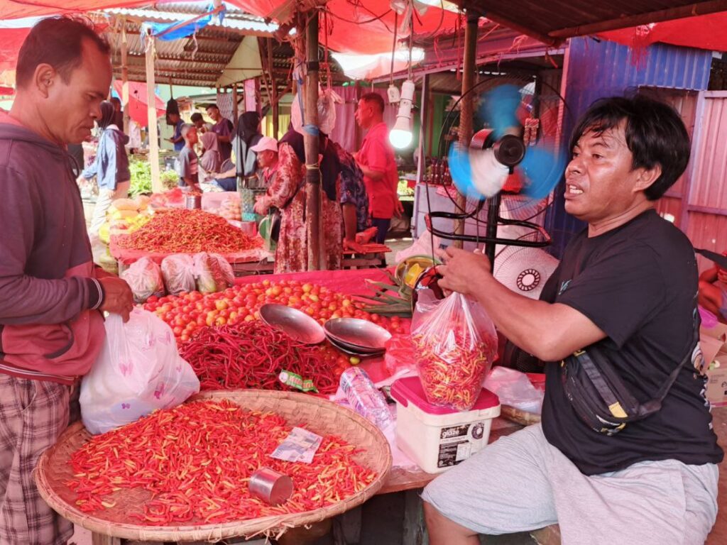‎Harga Cabai Rawit Tembus Rp70 Ribu per Kg di Pasar Mingguan Limboto,Efek Pasokan Lokal Terbatas