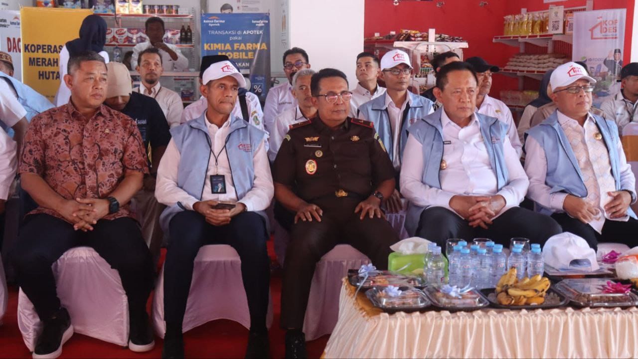 Anggota Komisi II DPRD Provinsi Gorontalo, H. Suyuti, menghadiri launching Koperasi Merah Putih (Kopdes MP) yang digelar di Desa Hutadaa, Kecamatan Telaga ( Foto : Humas)
