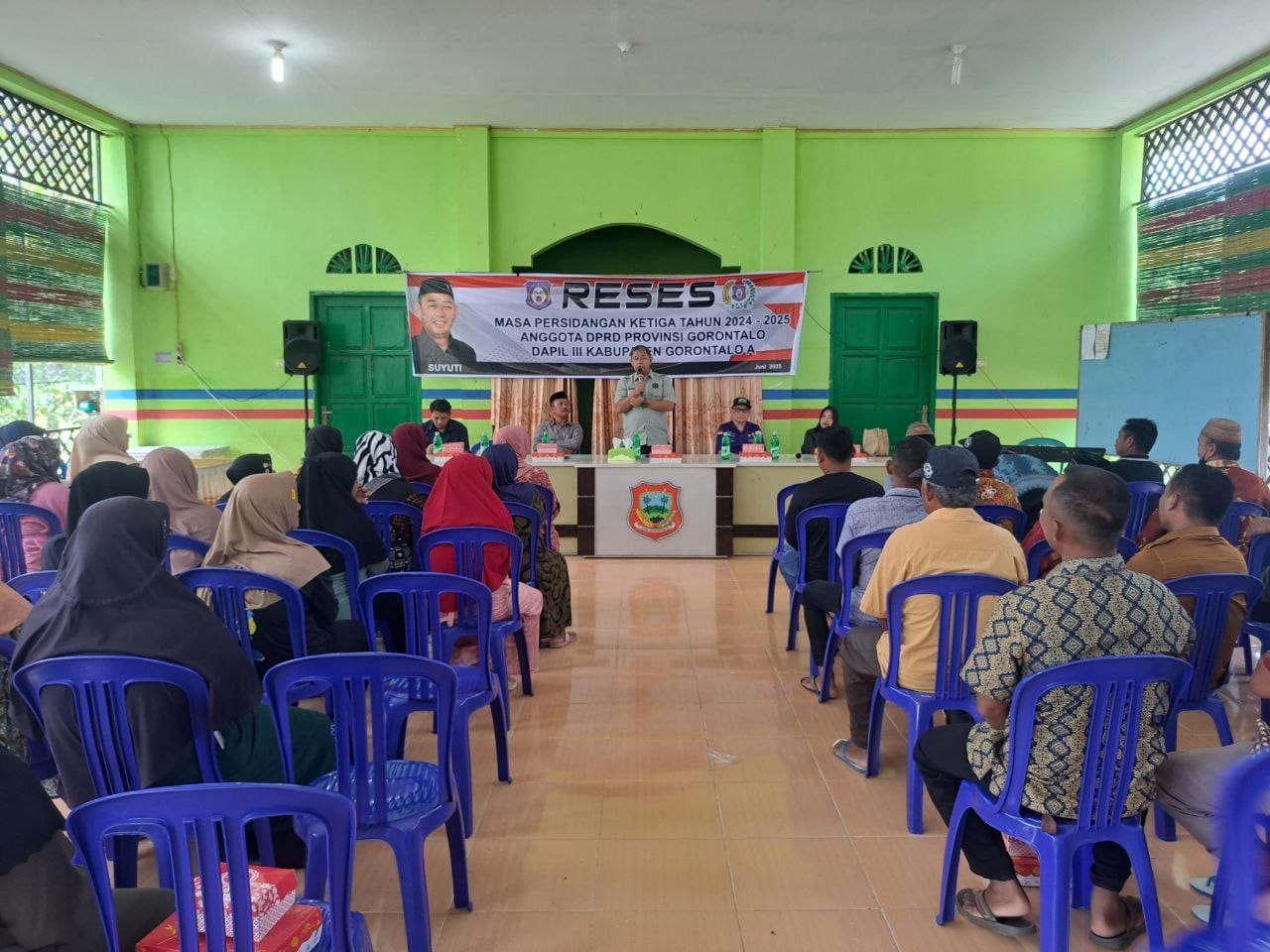 Anggota DPRD Provinsi Gorontalo, Suyuti pada reses masa sidang ketiga tahun 2025 di Desa Liyoto, Kecamatan Bongomeme, Selasa (1/7/2025). ( Foto: Fahri)