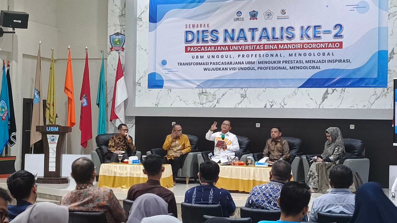 Bupati Gorontalo Utara, Thariq Modanggu Saat Memberikan Kuliah Umum Di UBM Gorontalo, Sabtu, 12/7 ( Foto : Hadi)