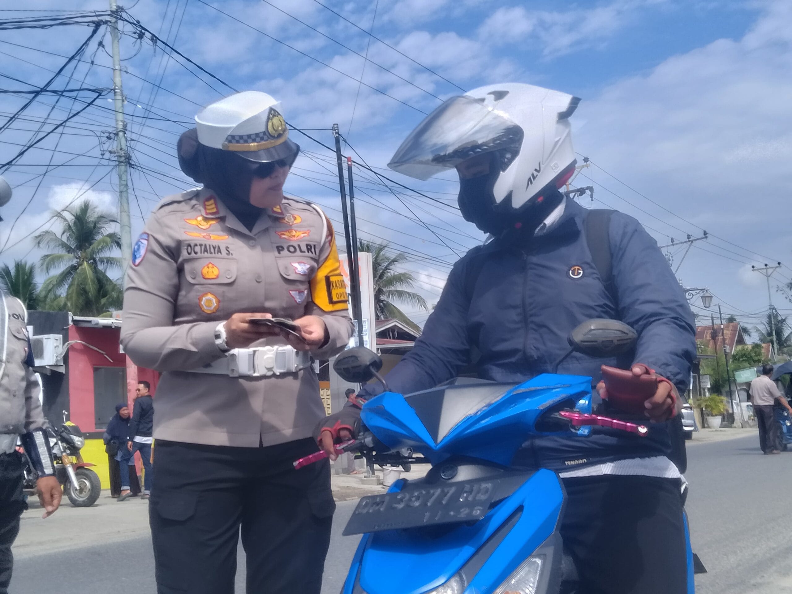 Kasatlantas Polresta Gorontalo Kota AKP Octalya Saka , saat Operasi Patuh Otanaha 2025