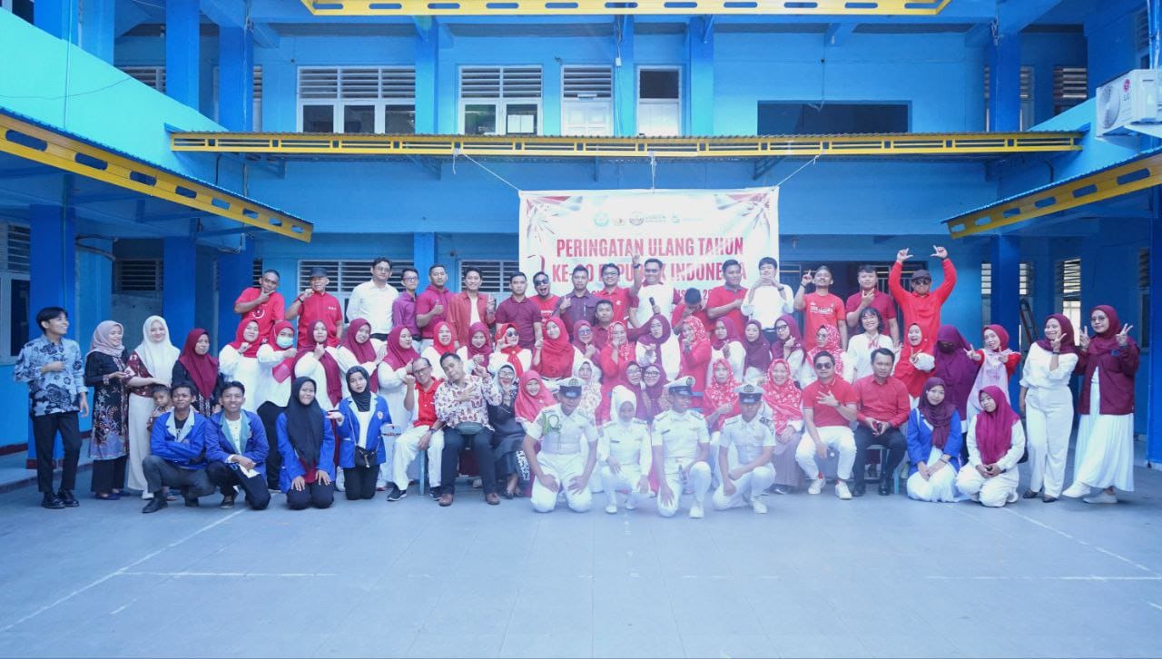 Peringatan Hari Ulang Tahun (HUT) ke-80 Kemerdekaan Republik Indonesia di kampus Universitas Bina Taruna (UNBITA) Gorontalo, Minggu (17/8/2025).