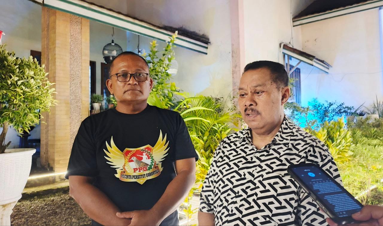 Dewan Pembina PPG, Dr. Drs. H. Paris R.A. Jusuf, S.Sos.I., M.Si. Dan KetuaKetua Pengurus Wilayah PPG Gorontalo, Ahmad Rizak ( Foto : Abdi)