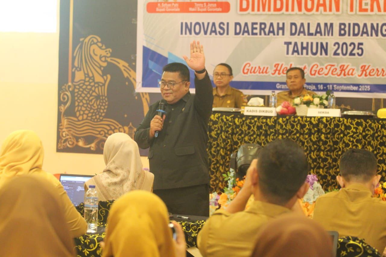 Sekda Kabupaten Gorontalo, Sugondo Makmur,pada kegiatan Bimtek , Senin (15/9/2025) Foto : Humas.