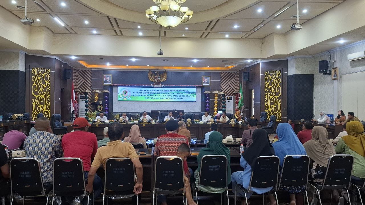Dekot Gorontalo Gelar RDP memfasilitasi pertemuan antara pihak rumah sakit, pemerintah, dan masyarakat terdampak, Kamis (4/9/2025).