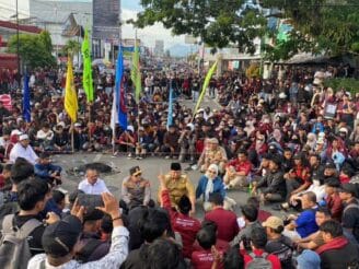 Ketua DPRD Gorontalo Penuhi Janji, Hadirkan Gubernur dan Kapolda di Tengah Aksi Mahasiswa