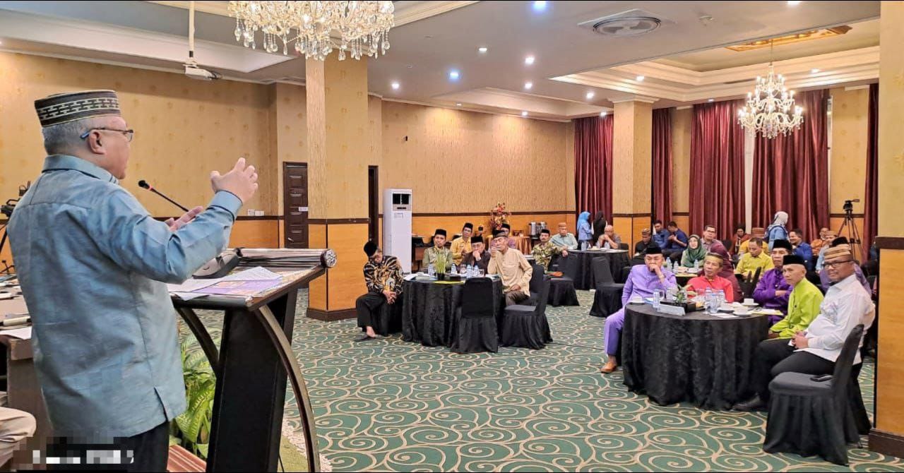 Bupati Gorontalo,, Sopyan Puhi saat FGD Perumusan Adat Gorontalo di Grand Q Hotel, Kamis (11/9/2025).