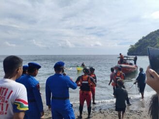 ‎Nelayan Hilang di Perairan Bone Raya Ditemukan Selamat oleh Tim SAR Gabungan
‎