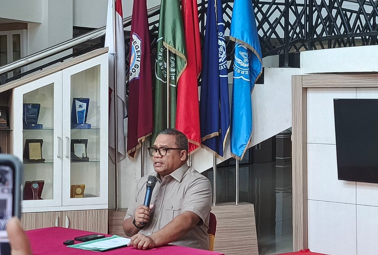 Rektor Universitas Negeri Gorontalo (UNG) Prof. Dr. Ir. Eduart Wolok, S.T., M.T.,