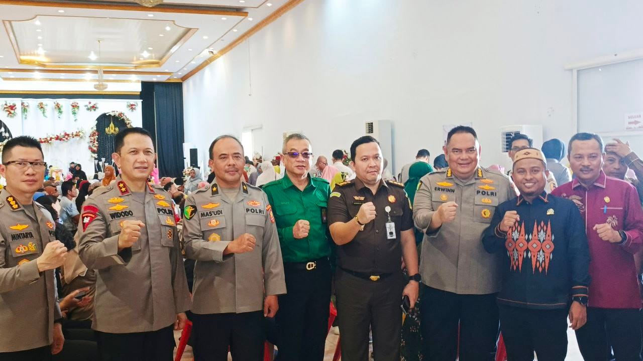 Kapolda Gorontalo Irjen Pol. Drs. Widodo, S.H., M.H. Bersama Forkopimda pada Kegiatan Bakti Kesehatan