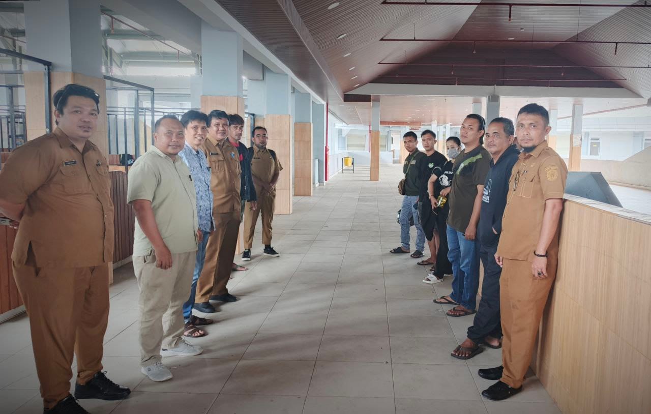 Kepala Disperindag Kota Gorontalo,Bersama ketua dan Perwakilan berbagai Komunitas Hobi di Kota Gorontalo