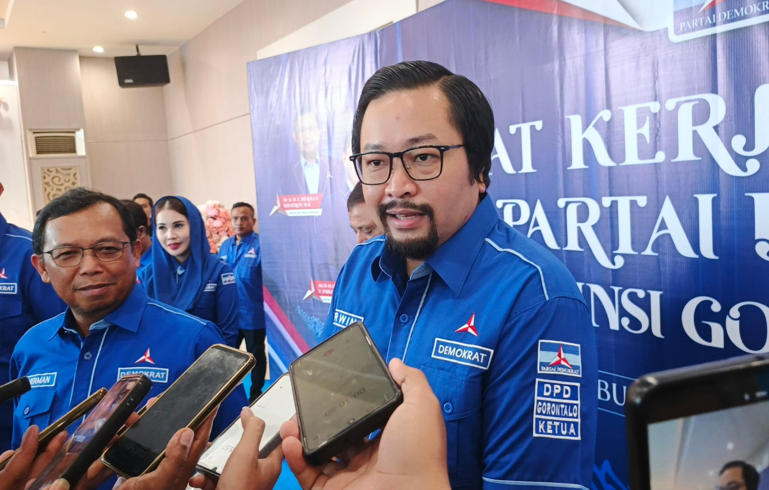 Ketua DPD Partai Demokrat Provinsi Gorontalo, Erwinsyah Ismail dan SekJen DPP Partai Demokrat, DR. Ir. E. Herman Khaeron, M.Si,