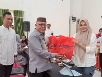 Bupati Sofyan Puhi Jadi Peserta Pertama Ambil Race Pack, Restorasi Run 2025 Siap Gemparkan Limboto
‎