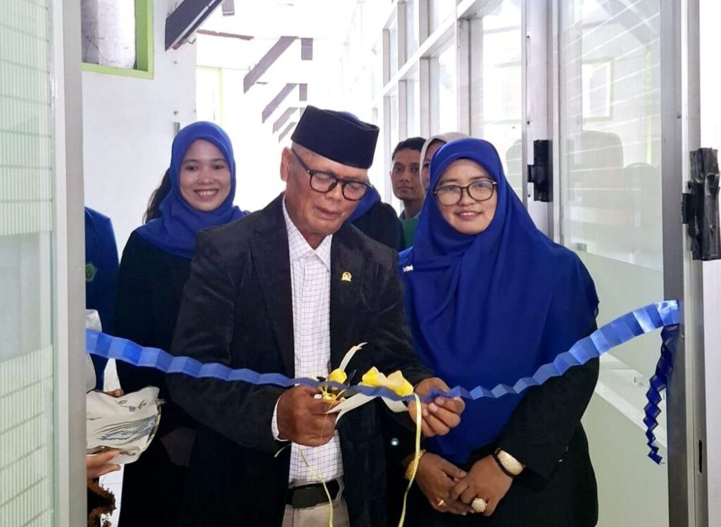UNISAN Sidrap meresmikan Laboratorium Komputer Manajemen