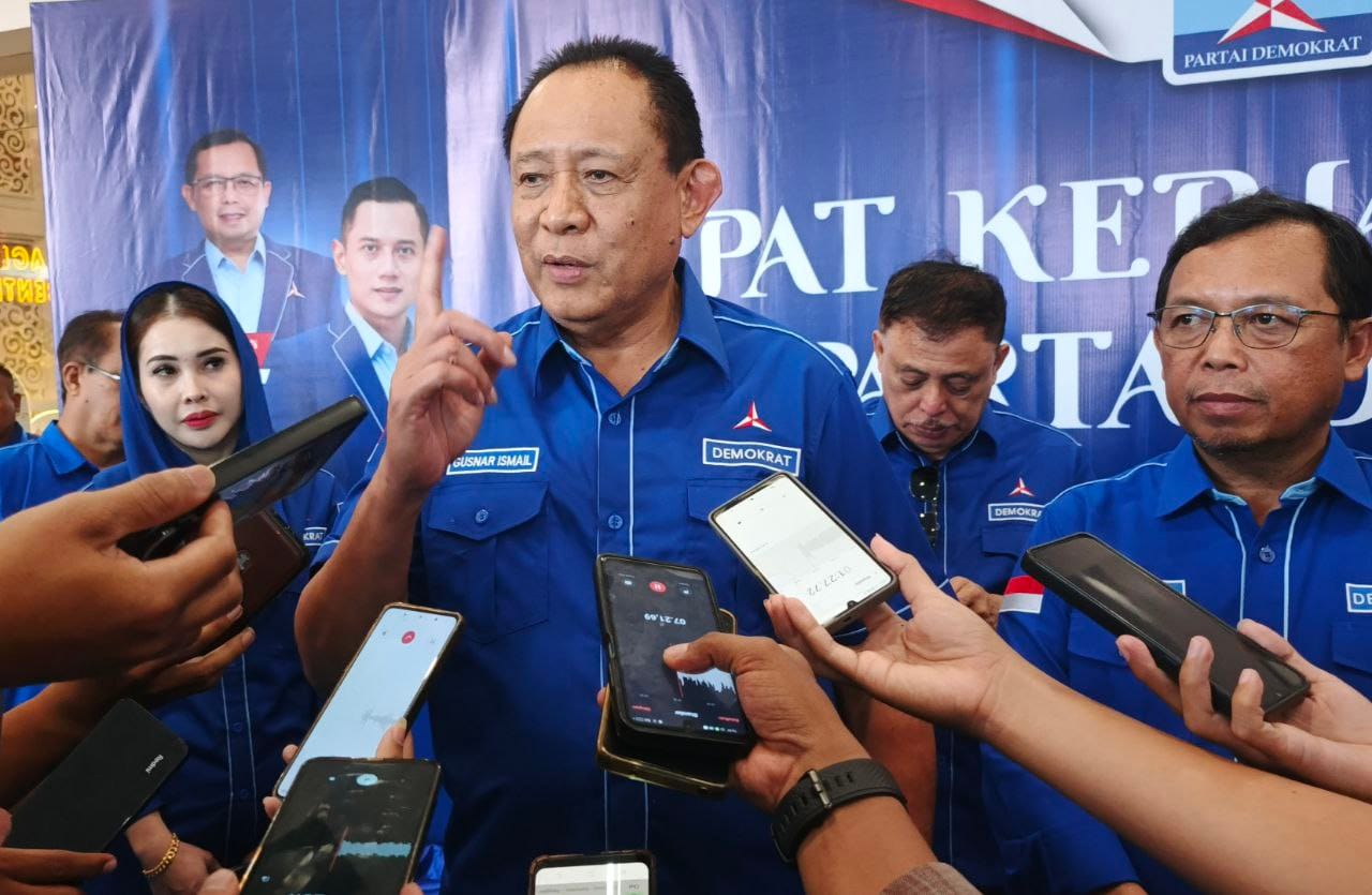 Gubernur Gorontalo Gusnar Ismail Bersama Sekjen DPP Partai Demokrat Herman Khaeron