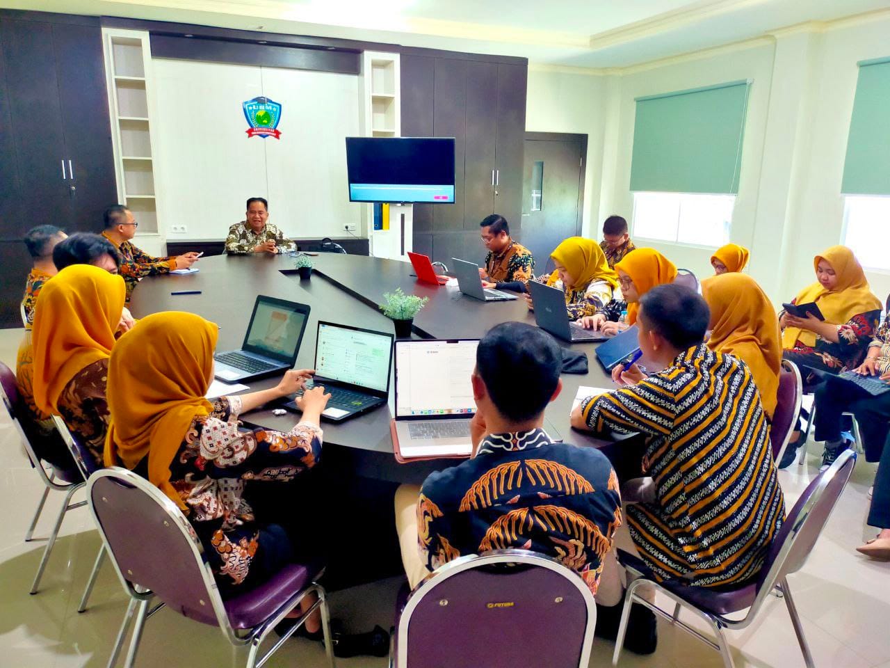 Prof. Akmal Umar Paparkan Strategi Peningkatan Karir Jabatan Fungsional Dosen di UBM Gorontalo ‎
