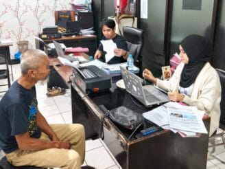 Pria 54 Tahun di Limboto Dianiaya Usai Salat Magrib, Pelaku Serahkan Diri ke Polisi
‎