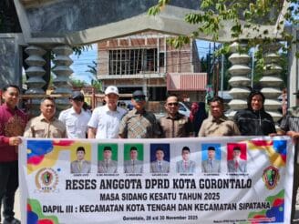 Legislator Dekot  Tinjau Progres Pembangunan Pagar SDN 78 Kota Tengah di Kelurahan Dulalowo